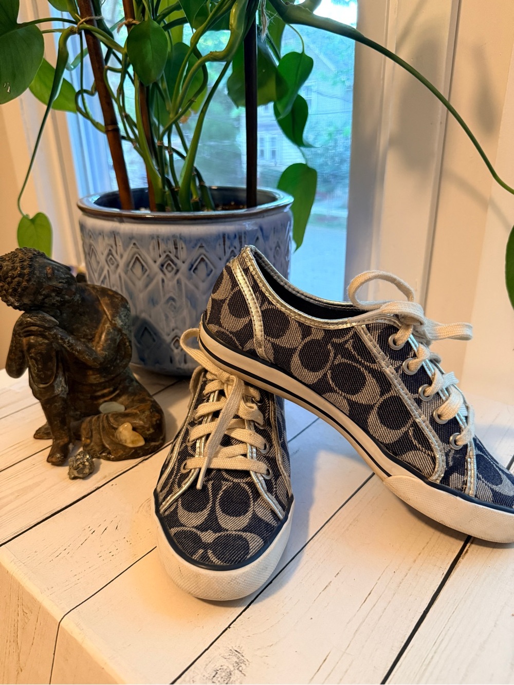Coach Navy Signature Canvas Low-Top Sneakers Silver Trim Blue Shoes Womens 7.5